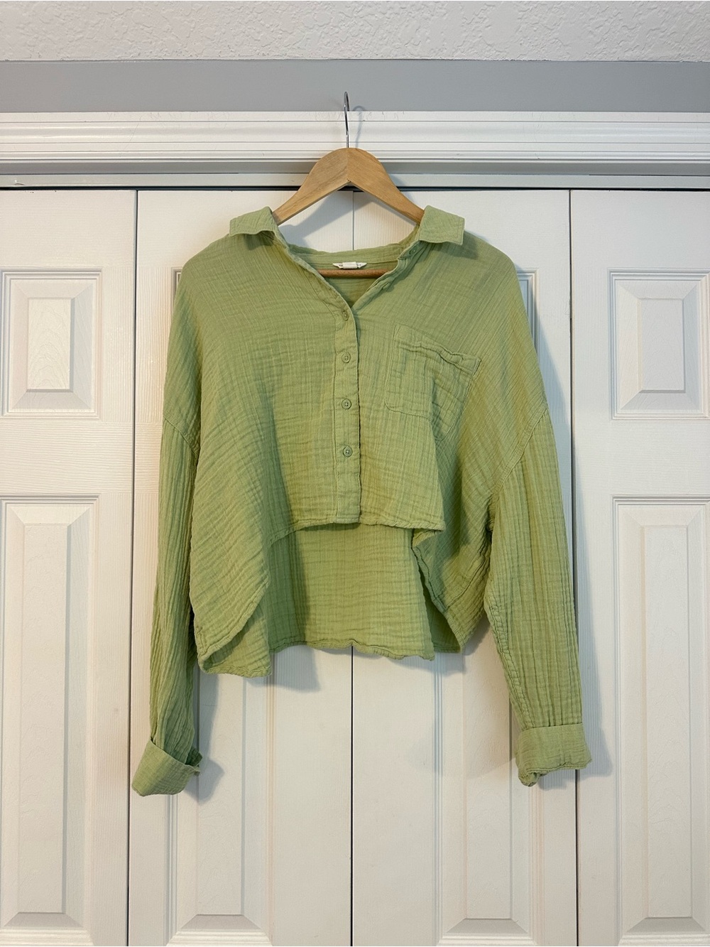 100% Cotton Light Green Cropped Button-Front Women's Blouse, XL